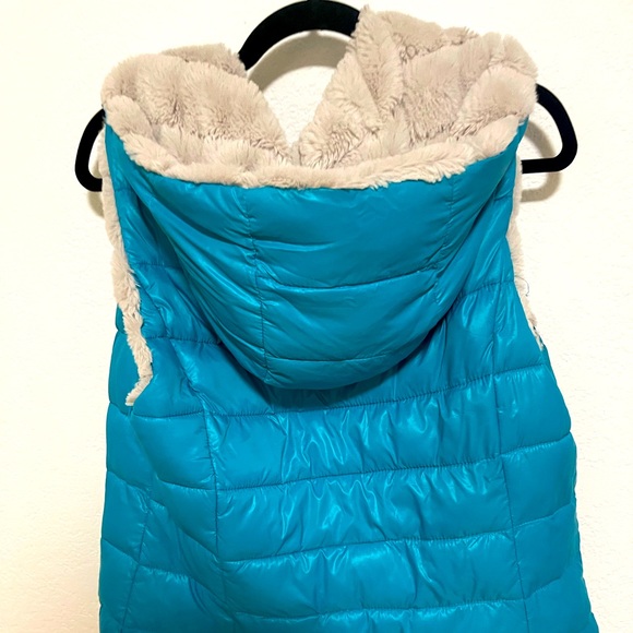 Reversible Nordstrom’s puffer vest. - Picture 2 of 5